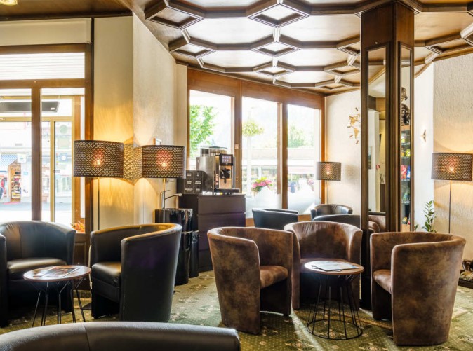 032_Bernerhof_Lobby_Schoene Aussichten Touristik